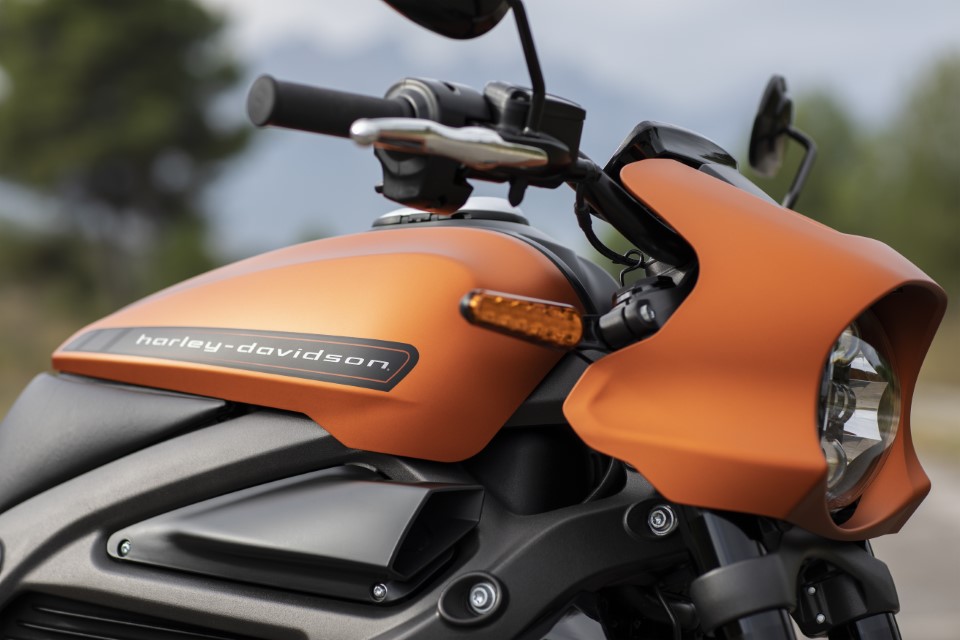 Harley-Davidson с детайли за електрическия мотор LiveWire (видео)
