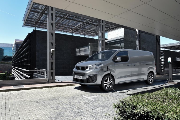 Peugeot представи e-Expert с до 300 км автономност