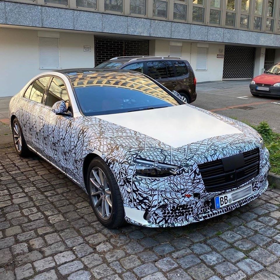 Нови шпионски снимки от следващото поколение Mercedes S-Class