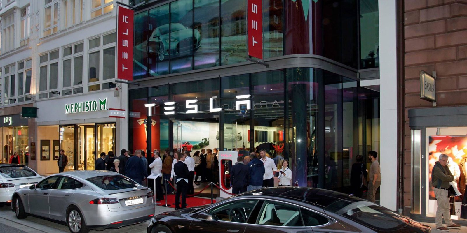 Германските компании трябва да инвестират повече и да се борят с Tesla
