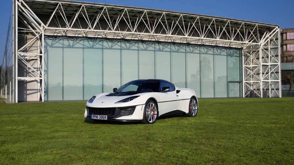 Lotus почита Esprit S1 на Джеймс Бонд със специален модел