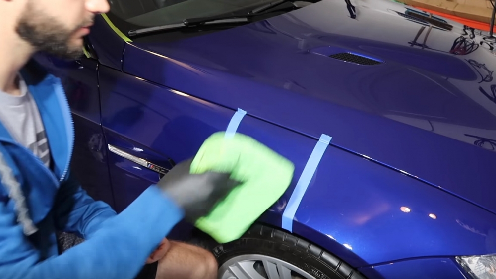 Пълното възстановяване на боята на това BMW M3 е удоволствие за окото (видео)