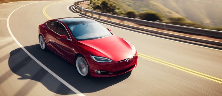Tesla Model S надхвърли 100 000 продажби в Щатите