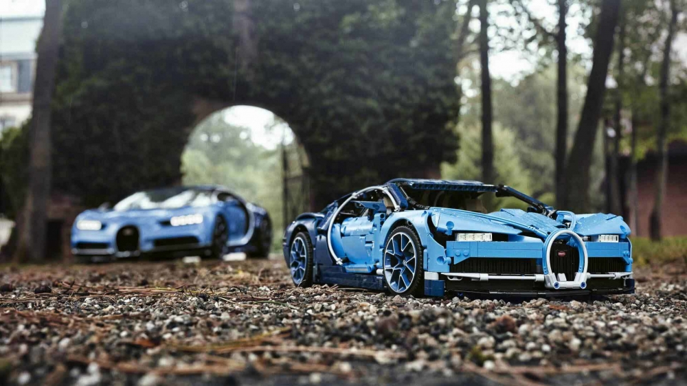 Вече съществува Bugatti Chiron, което всички можем да си позволим (видео и снимки)