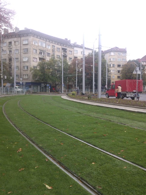 Зелени трамвайни релси вече и в София!