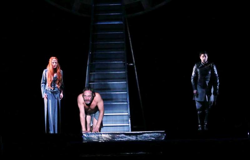 "Калигула" и "Лисичета" на 31 декември в Народен театър "Иван Вззов"
