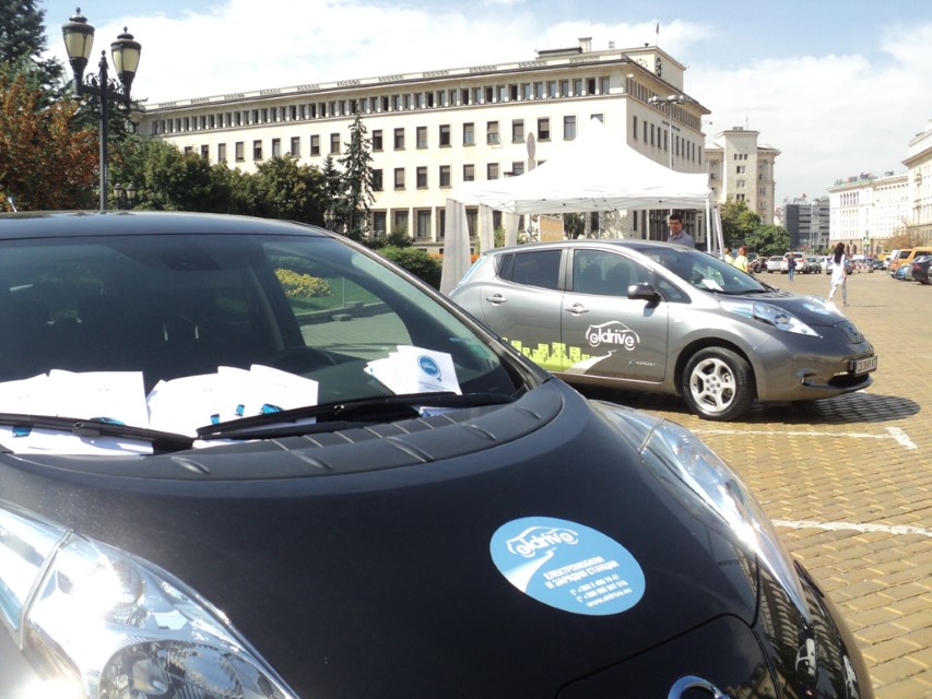 Споделени елмобили ще конкурират такситата в центъра на София