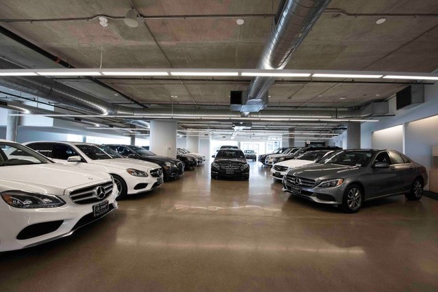 Статистиката сочи: Mercedes с най-много продажби от премиум триото през 2017 г.