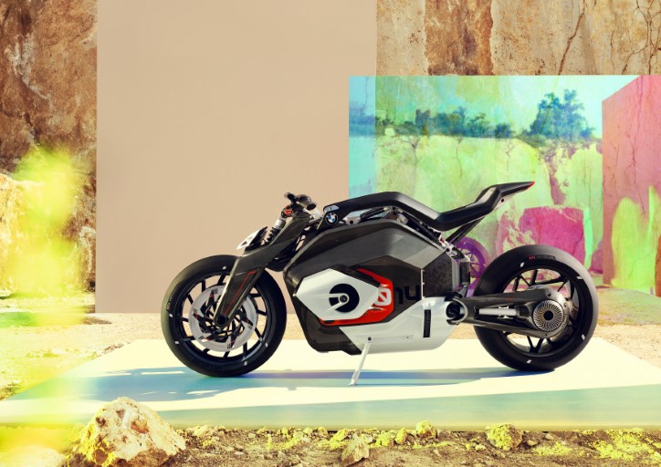 Електрическото възраждане на боксерния двигател в BMW Motorrad Vision DC Roadster