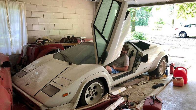 Яко наследство от гаража на дядо – Lambo Countach и Ferrari 308