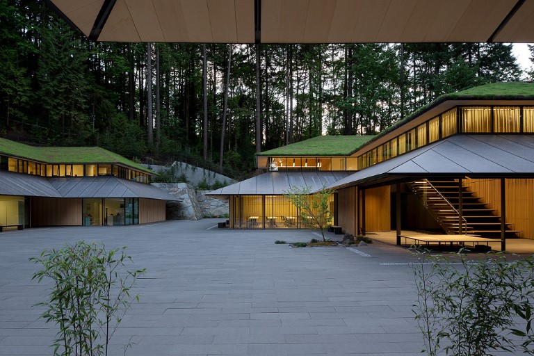 Кенго Кума за тайните на японската архитектура в лекцията „Епохата на материалите“