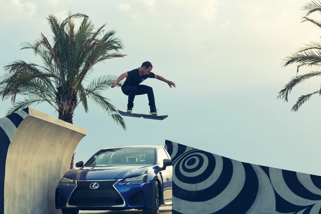Официално: Lexus представи прототипа на летящия скейтборд (много видео)