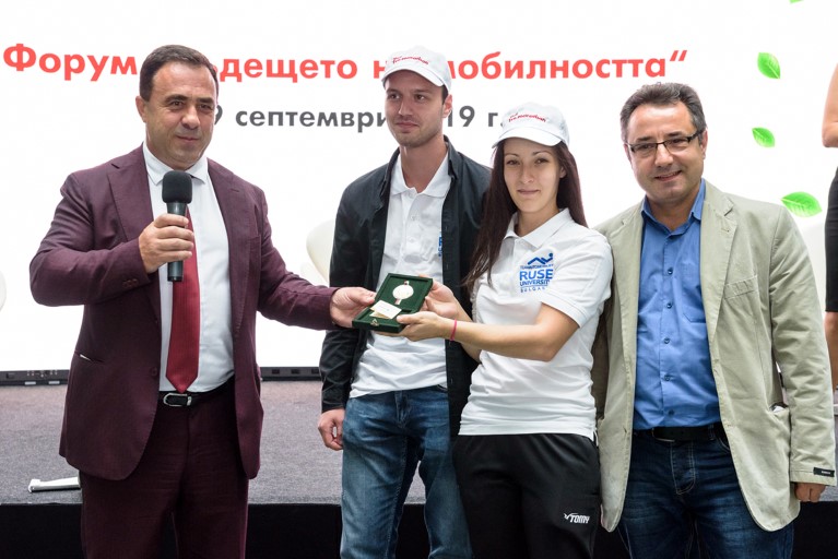 МОСВ награди БГ участниците в Shell Eco-marathon Европа 2019