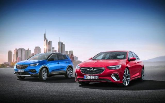 Франкфурт 2017: Френско-немски нюанси в щанда на Opel