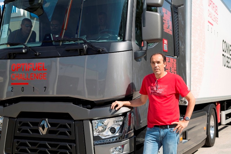 Пламен Иванов е "Най-ефективен шофьор на камион”, отива на финал в Испания