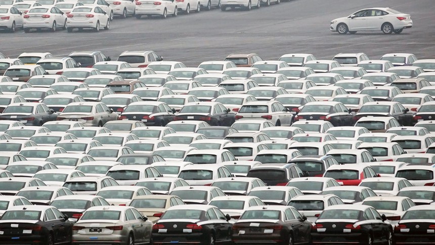 Автомобилният пазар в Китай с нов спад
