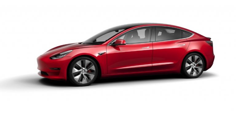 Производството на Tesla Model 3 надхвърли 200 000 бройки