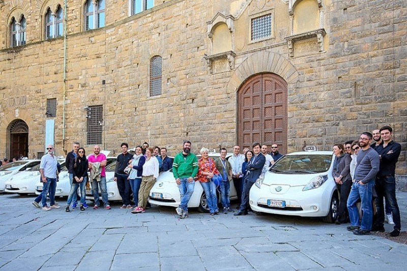 Бакшишите във Флоренция заложиха на електрическия Nissan LEAF