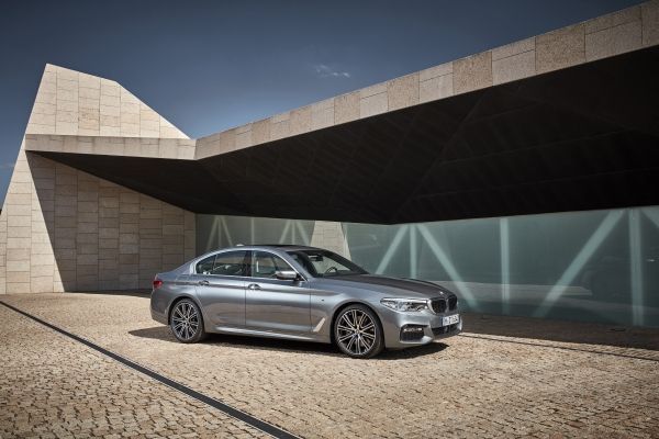 Всичко, което трябва да знаете за BMW Серия 5 (+видео и галерия снимки)