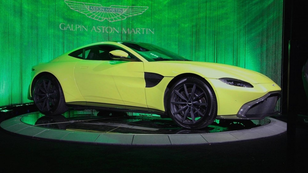 Mercedes-AMG дава още един мотор на Aston Martin?