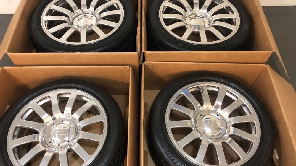 Продават гуми и джанти от Bugatti Veyron срещу $100 000