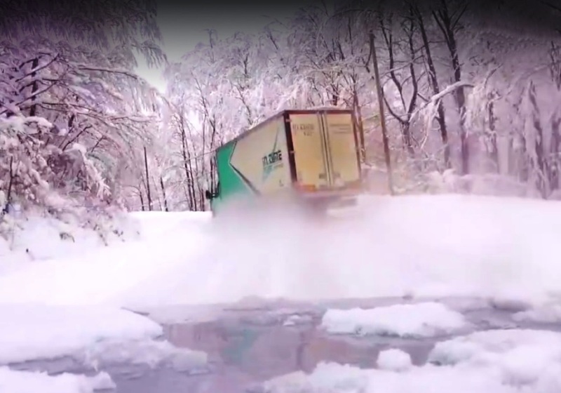 Видео: Снежен дрифт на джигит с камион в Босна и Херцеговина