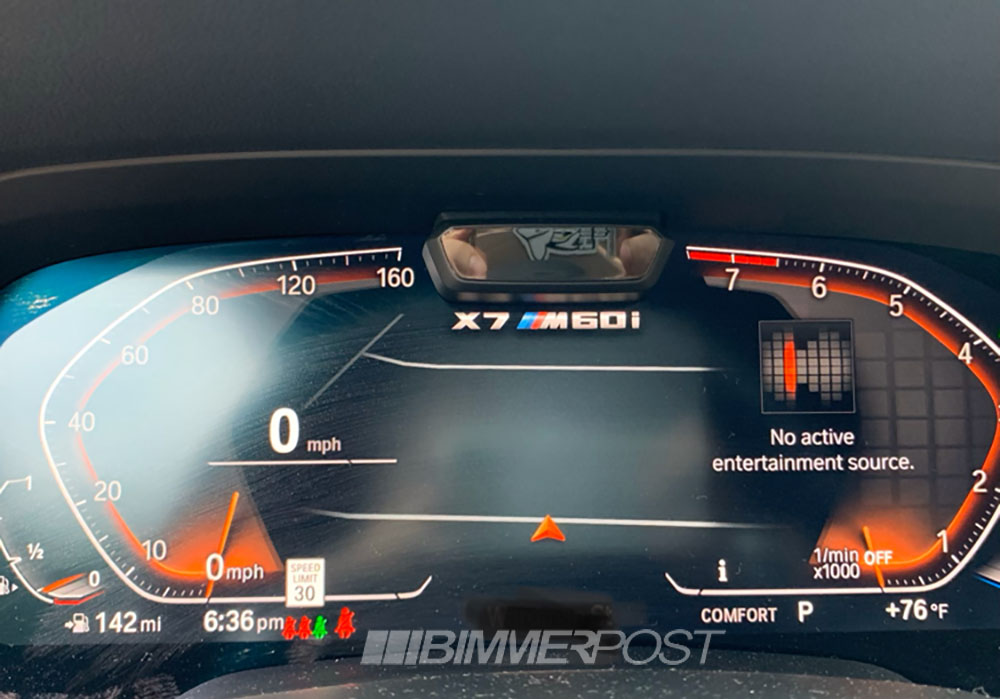 BMW X7 получава V12 мотор?