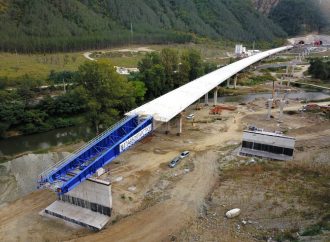 Вижте докъде стигна изграждането на платното за София при тунел „Железница“ на АМ „Струма“ (видео)