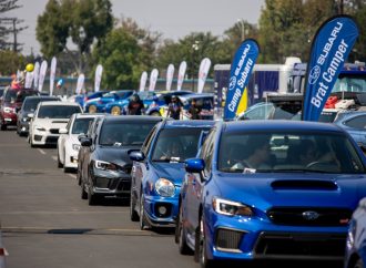 Subaru с рекорд за най-дълъг парад от коли на марката