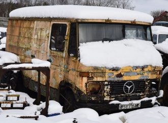 Да запалиш бус Mercedes 407D посред зима след 12 години забвение (видео)