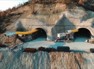 Прокопаха 2/3 от тунел „Железница“ на АМ "Струма" (видео)