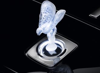 Европейският съюз забрани светещото лого на Rolls-Royce – дали ще го последват и светещите решетки на BMW?