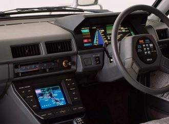 Още преди 40 години Nissan вади автомобил с адаптивен круиз контрол и дигитално табло