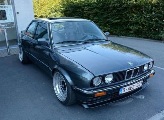 Продават това BMW E30 с V8 мотор от M5 E39 за 60 000 евро