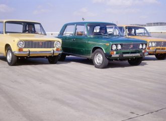 Какви са цените на новите коли в България през 1976 г.?