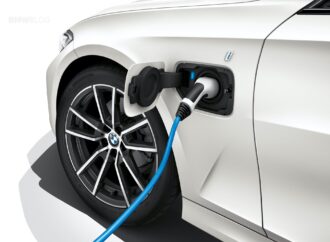 BMW M потвърди официално електрифициран модел за 2021 г.