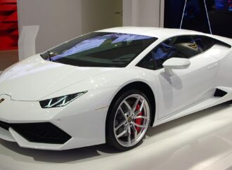 Американец си купи Lamborghini с помощи за коронавирус