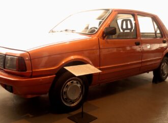 През 70-те Skoda и Wartburg разработват този седан като конкурент на VW Passat