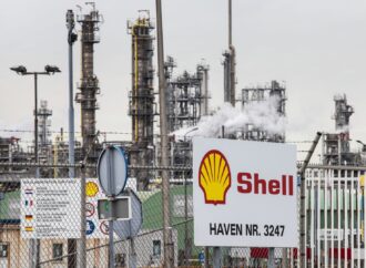 Съдът в Нидерландия осъди Shell да намали CO2 емисиите си с 45% до 2030 г.