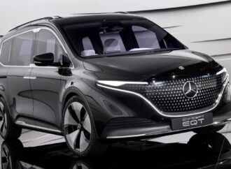 Mercedes представи електрическата пътническа баничарка EQT