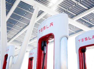 Tesla отваря зарядната мрежа Supercharger и за чужди електромобили