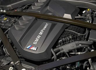 BMW спира временно доставките на M3 и M4 заради проблеми с мотора