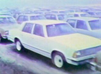 През 80-те GM доставя 12 500 калпави таксита в Ирак, Саддам Хюсеин отказва да довърши сделката