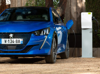 Peugeot преминава изцяло на електрически автомобили от 2030 г.