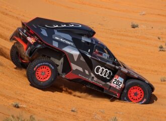 Рали Дакар 2022: Карлос Сайнц донесе първа етапна победа за Audi