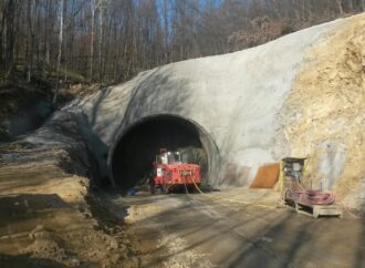 „Работата по тунела под Шипка не е спряла,“ но няма финансиране