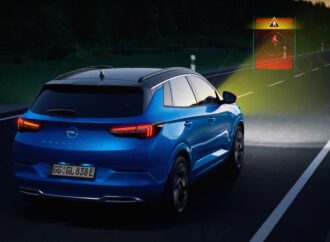 Grandland е първият Opel със система за нощно виждане (видео)