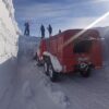 Вижте как чистят над 2 метра сняг на Белмекен (видео)