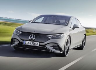 Mercedes EQE вече в България със стартова цена от 152 400 лв.
