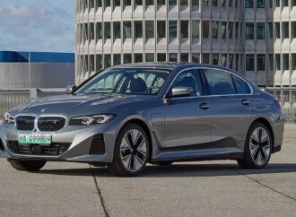 BMW i3 се прероди в електрически седан за Китай